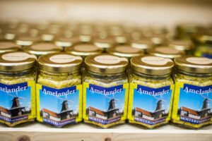 Amelander mosterd naturel 1 kg.