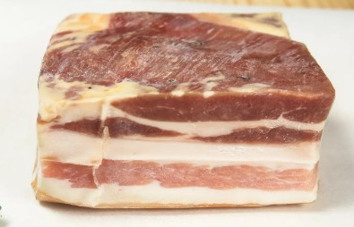 Buikspek stukje ± 250 gr. p/kg.