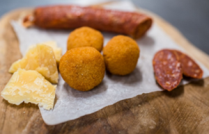Bitterbal chorizo oude kaas 80x30gr.